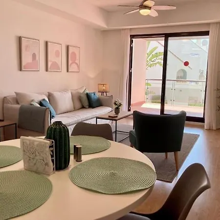 Sea Breeze Retreat - Golf Getaway *